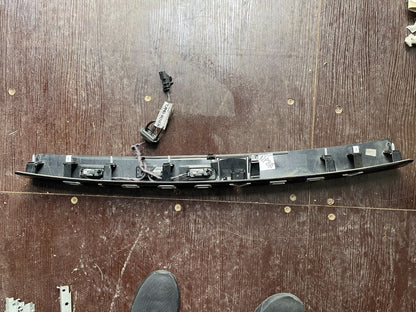 2021 Land Rover Discovery rear boot trim my42-40406
