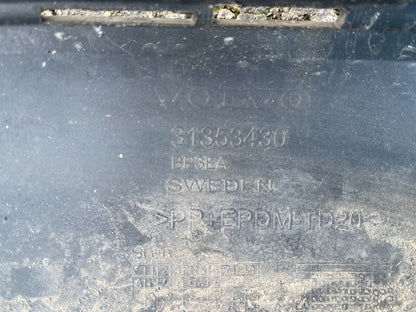 2022 VOLVO XC90 BUMPER BELAKANG ORIGINAL LUBANG SENSOR PDC 31353430