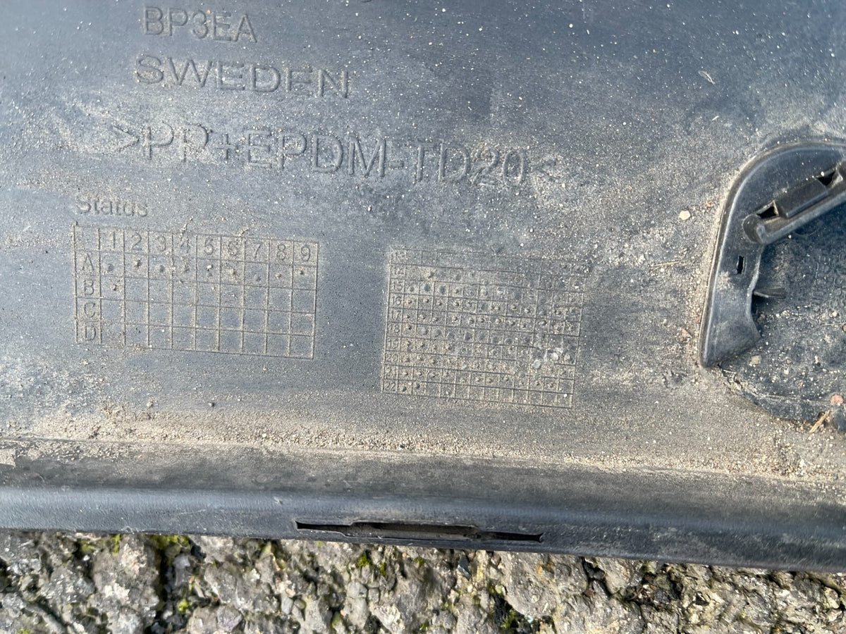 2022 VOLVO XC90 BUMPER BELAKANG ORIGINAL LUBANG SENSOR PDC 31353430