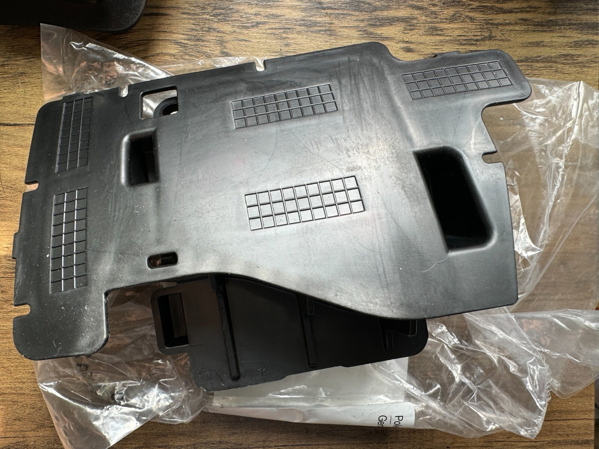 Baru Original Volvo Polestar Braket Radar 32227704 Kiri
