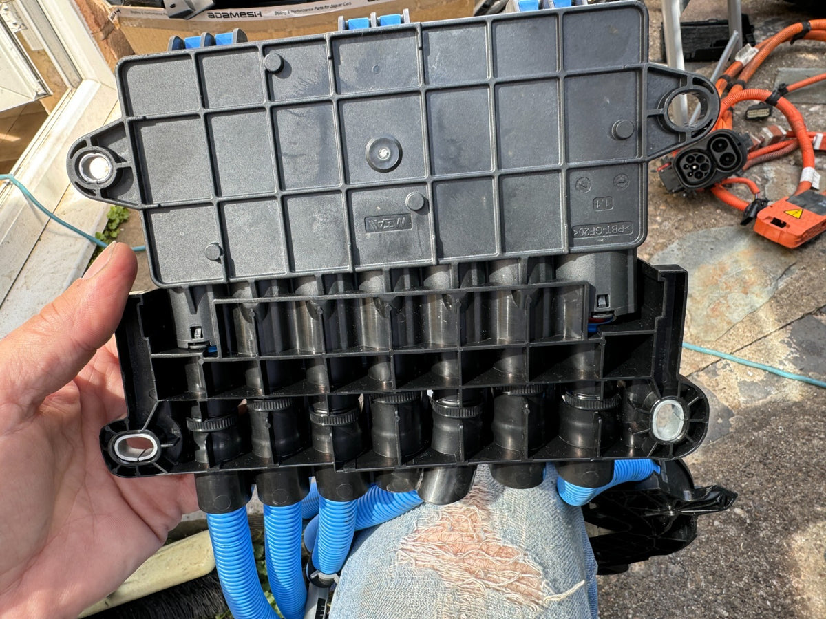 JAGUAR F-PACE X761 MHEV Power Distribution Box N8A2-14N168-AA 2.0 Hybrid 150kw