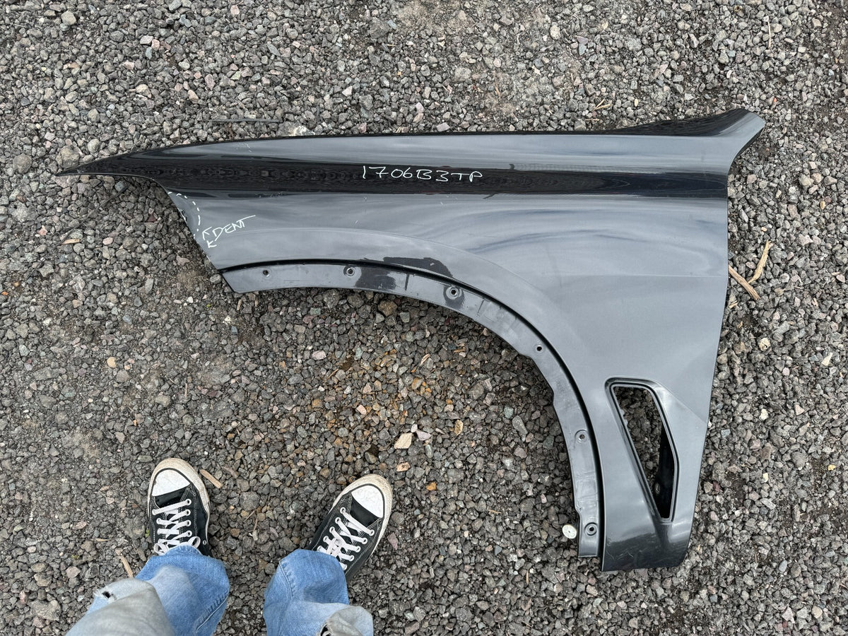 2019-2023 BMW X5 左前葉子板 FENDER OEM 二手 有凹痕及刮傷 需修復