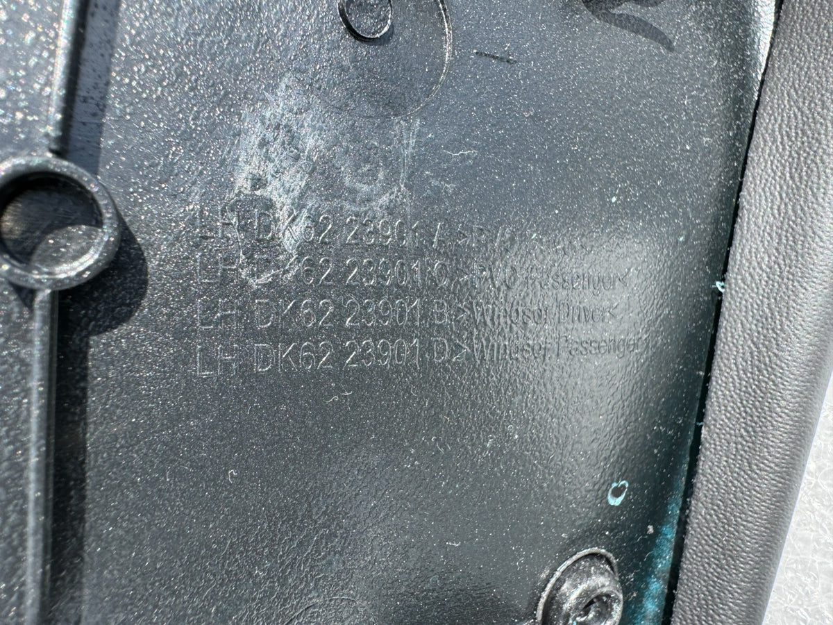 2021 RANGE ROVER SPORT L494 N/S 乘客側左前車門內襯板