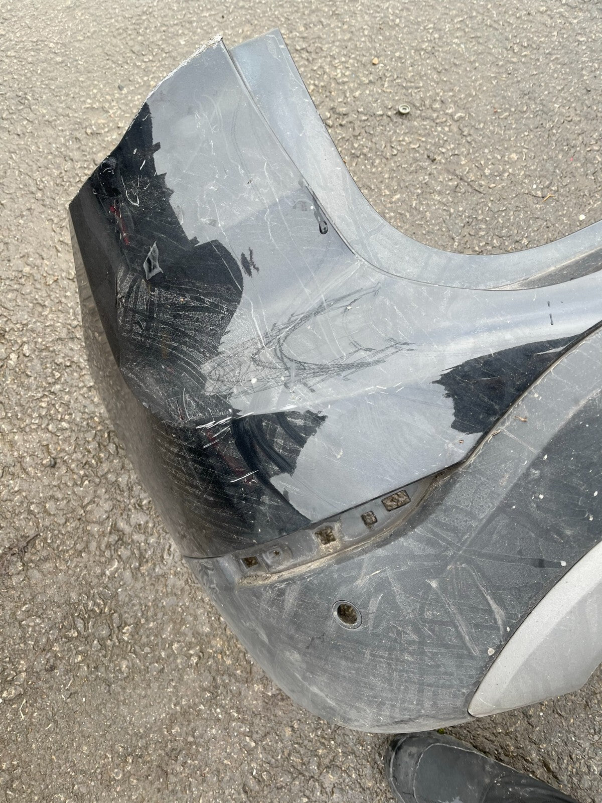 BMW X1 F48 2015-2019 BUMPER BELAKANG DENGAN DIFUSER PDC ORIGINAL 7355271
