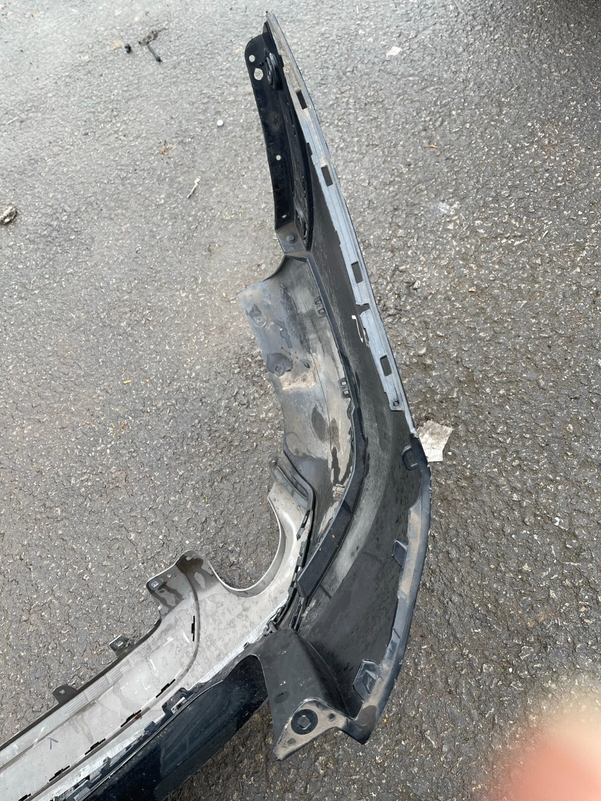 BMW X1 F48 2015-2019 BUMPER BELAKANG DENGAN DIFUSER PDC ORIGINAL 7355271