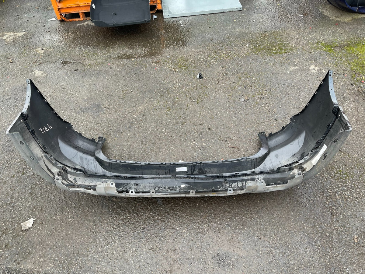 BMW X1 F48 2015-2019 BUMPER BELAKANG DENGAN DIFUSER PDC ORIGINAL 7355271
