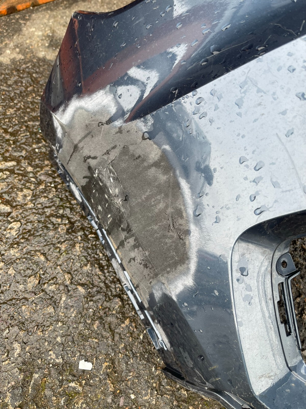 正廠 VOLVO XC40 SUV 5 門 2018 起適用 前保桿 料號 31449359