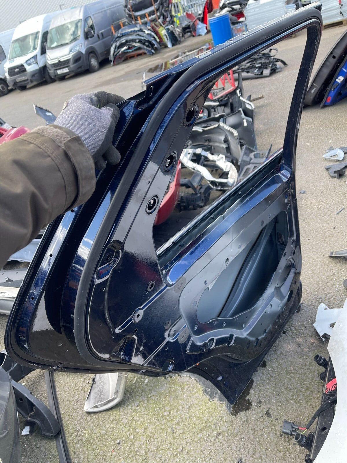 LAND ROVER DISCOVERY PASSENGER NEAR LEFT SIDE REAR DOOR BARE