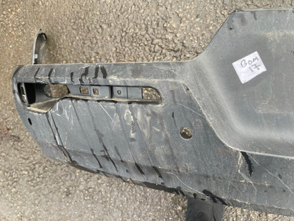 Volvo Xc40 Bumper Belakang Bagian Bawah 31449333 Hanya Baret Ringan Dengan Lubang PDC Bagus