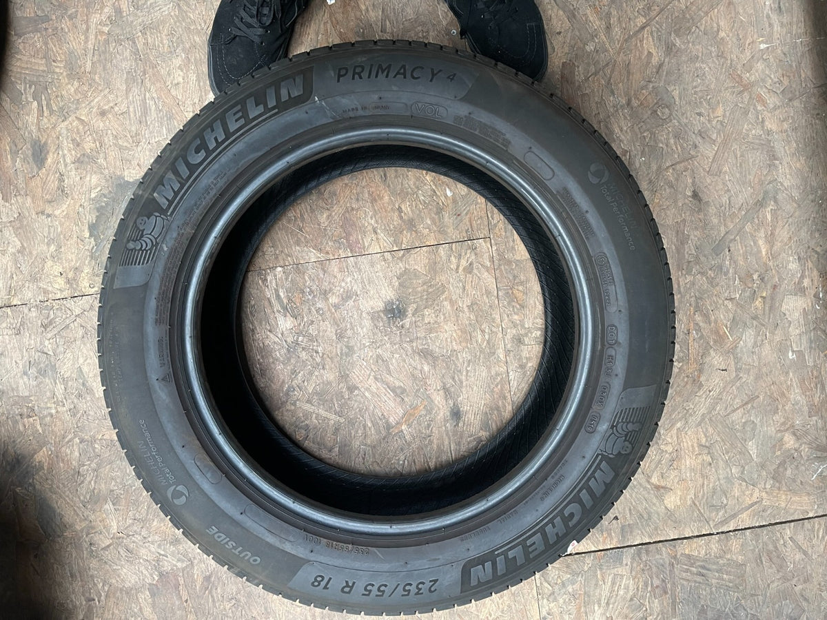 235 55 18 100V MICHELIN PRIMACY 4 Tread 5.24mm REPAIRED