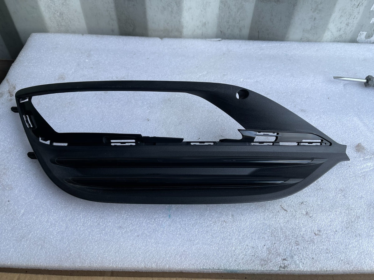 VAUXHALL INSIGNIA กระจังหน้ากันชนด้านผู้โดยสาร 39137920 551004542