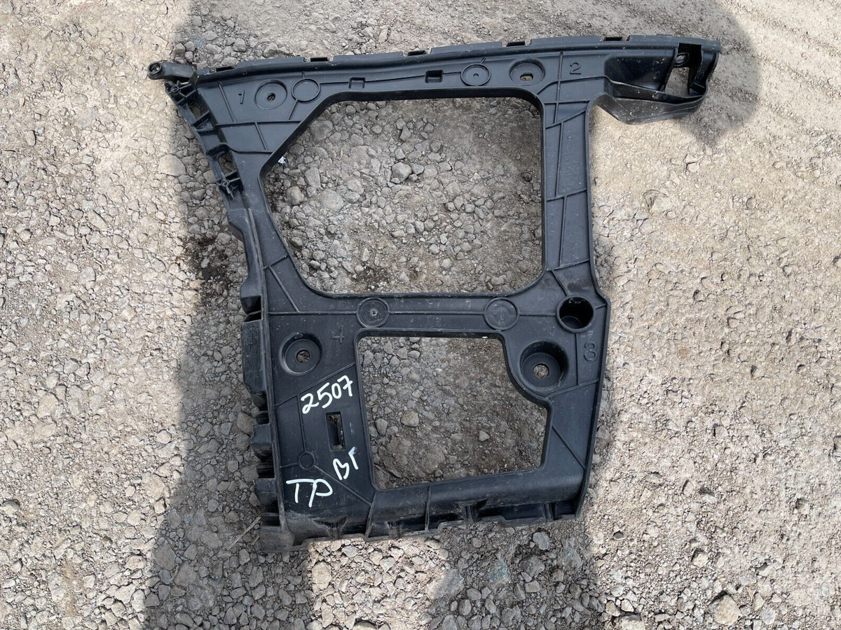 AUDI Q7 4M Braket Bumper Belakang Kiri OEM 4M0807453A