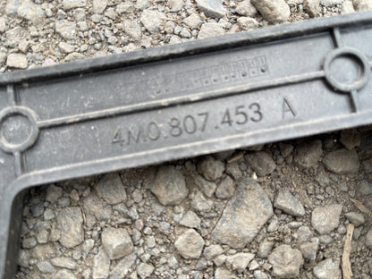 AUDI Q7 4M Braket Bumper Belakang Kiri OEM 4M0807453A