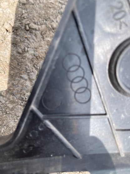 AUDI Q7 4M Braket Bumper Belakang Kiri OEM 4M0807453A