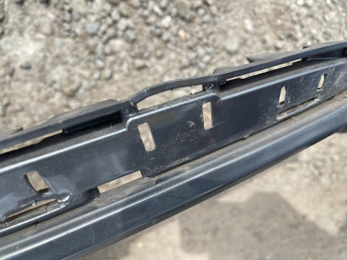 2018 DIFFUSER BAWAH BUMPER BELAKANG AUDI Q7 SE 2015 KE ATAS 4M0807521