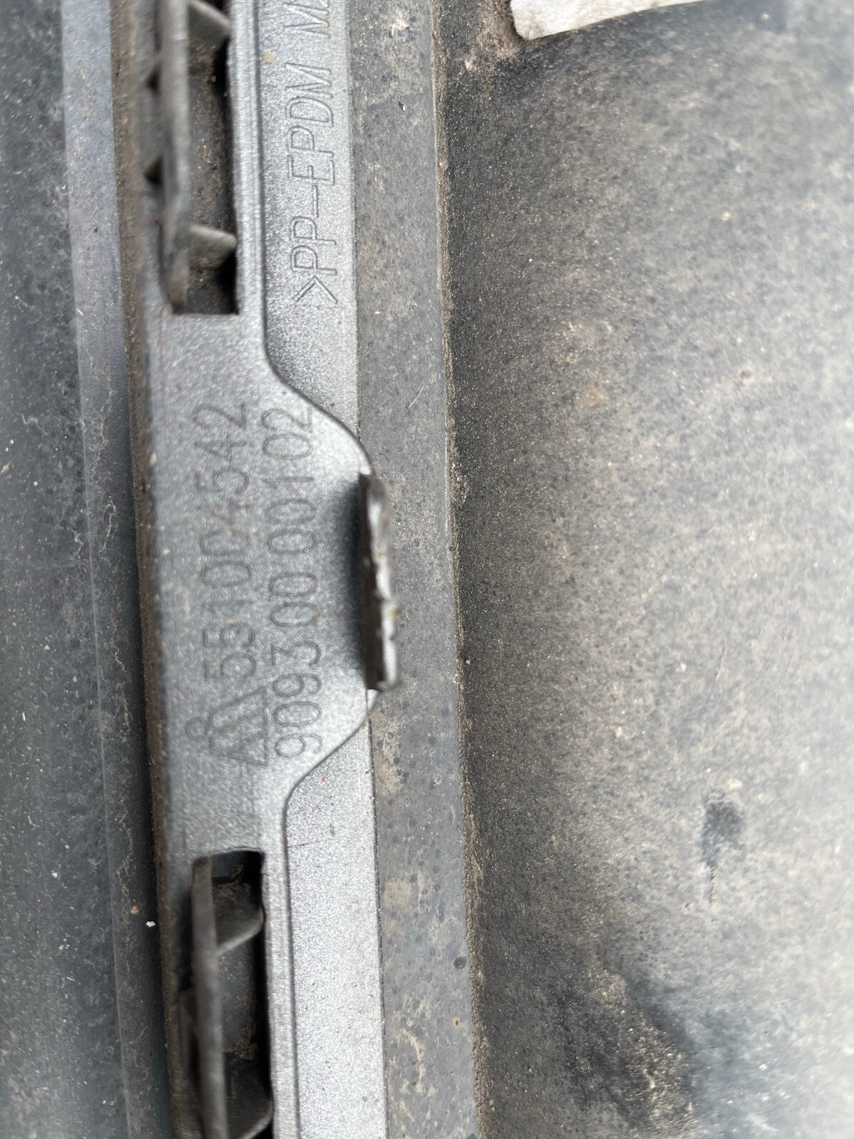 Original Opel Insignia B Sports Tourer facelift bumper belakang