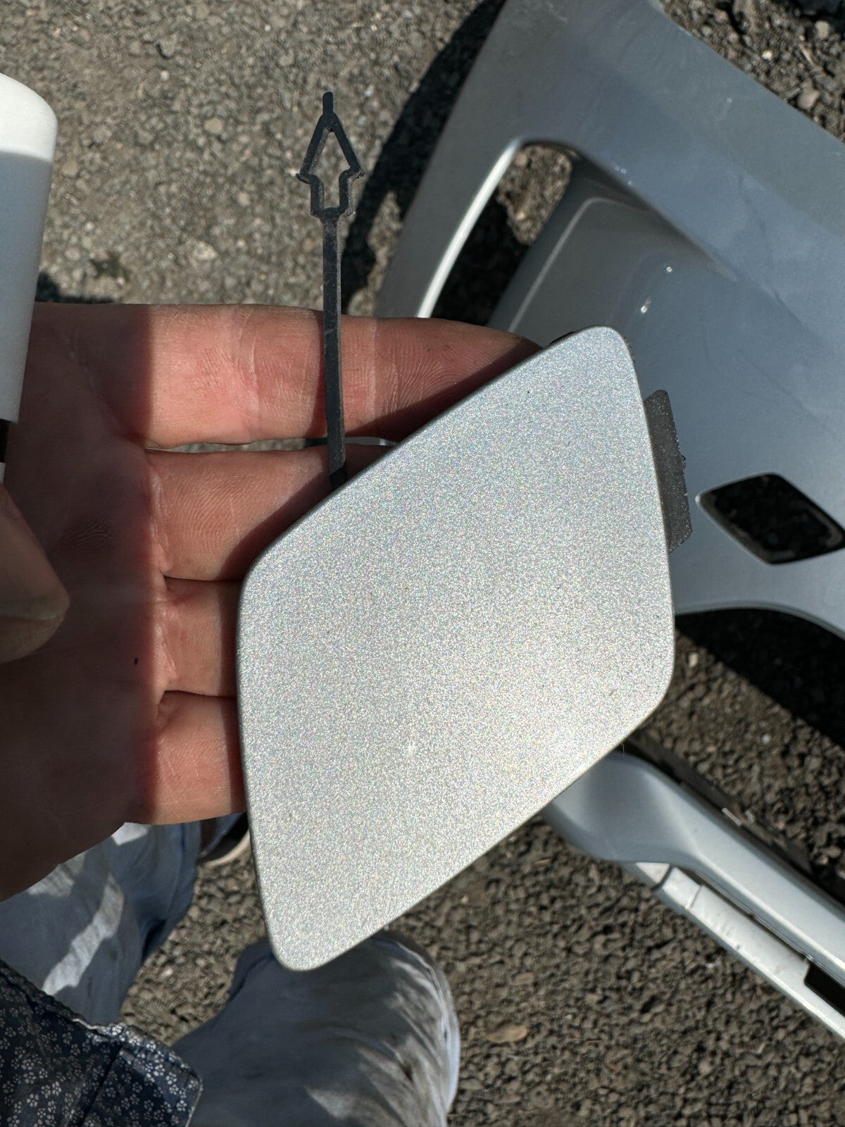 Land Rover Discovery Sport L550 Front Tow Cover LK72-17E810-AAW HAKUBA SILVER
