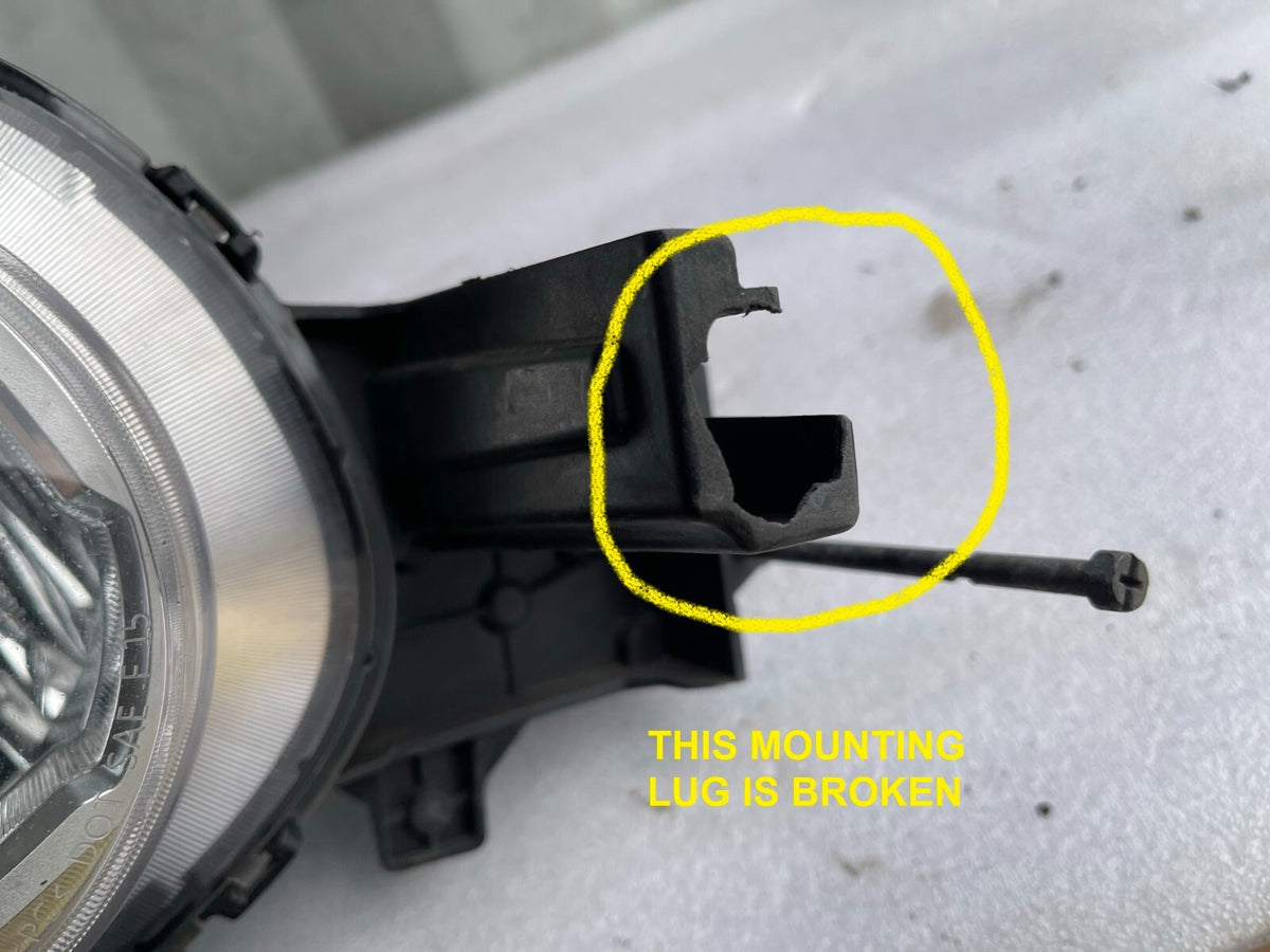 GENUINE Fog Lamp Light RIGHT PASSENGER for 2017-2019 Kia Soul 92202B2500