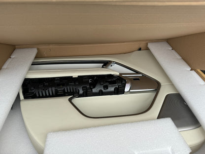 GENUINE FRONT DOOR TRIM PANEL FOR LAND ROVER NEW RANGE ROVER 2022 (L460) SV