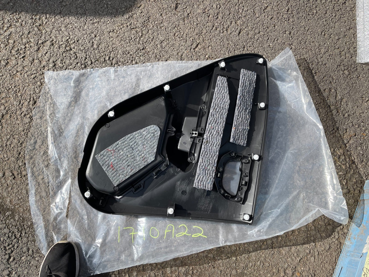 2021 Citroen C1 / TOYOTA AYGO AB40 door card panel trim 67630-0H040 Right Rear