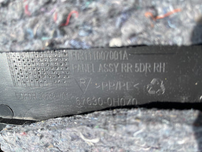 2021 Citroen C1 / TOYOTA AYGO AB40 door card panel trim 67630-0H040 Right Rear