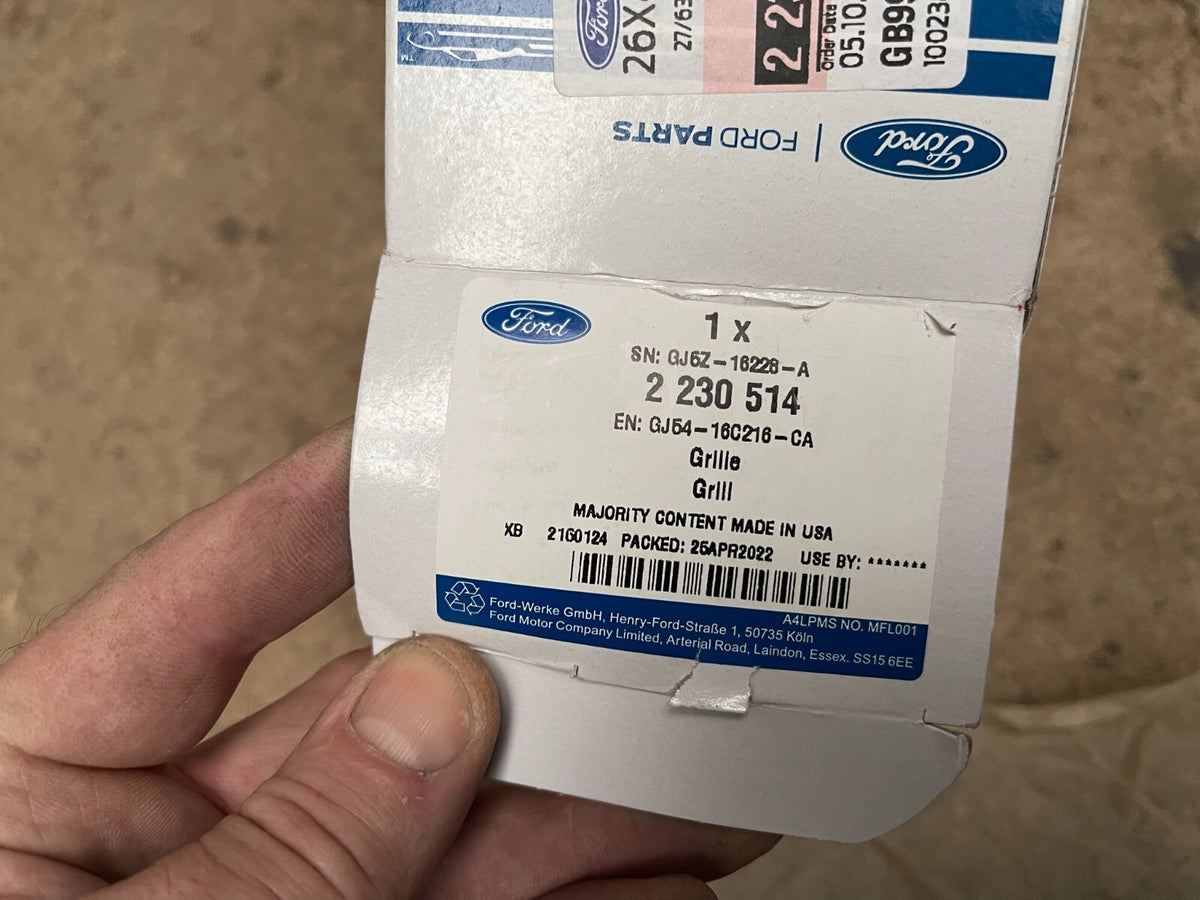กระจังหน้าแท้ Ford 2230514