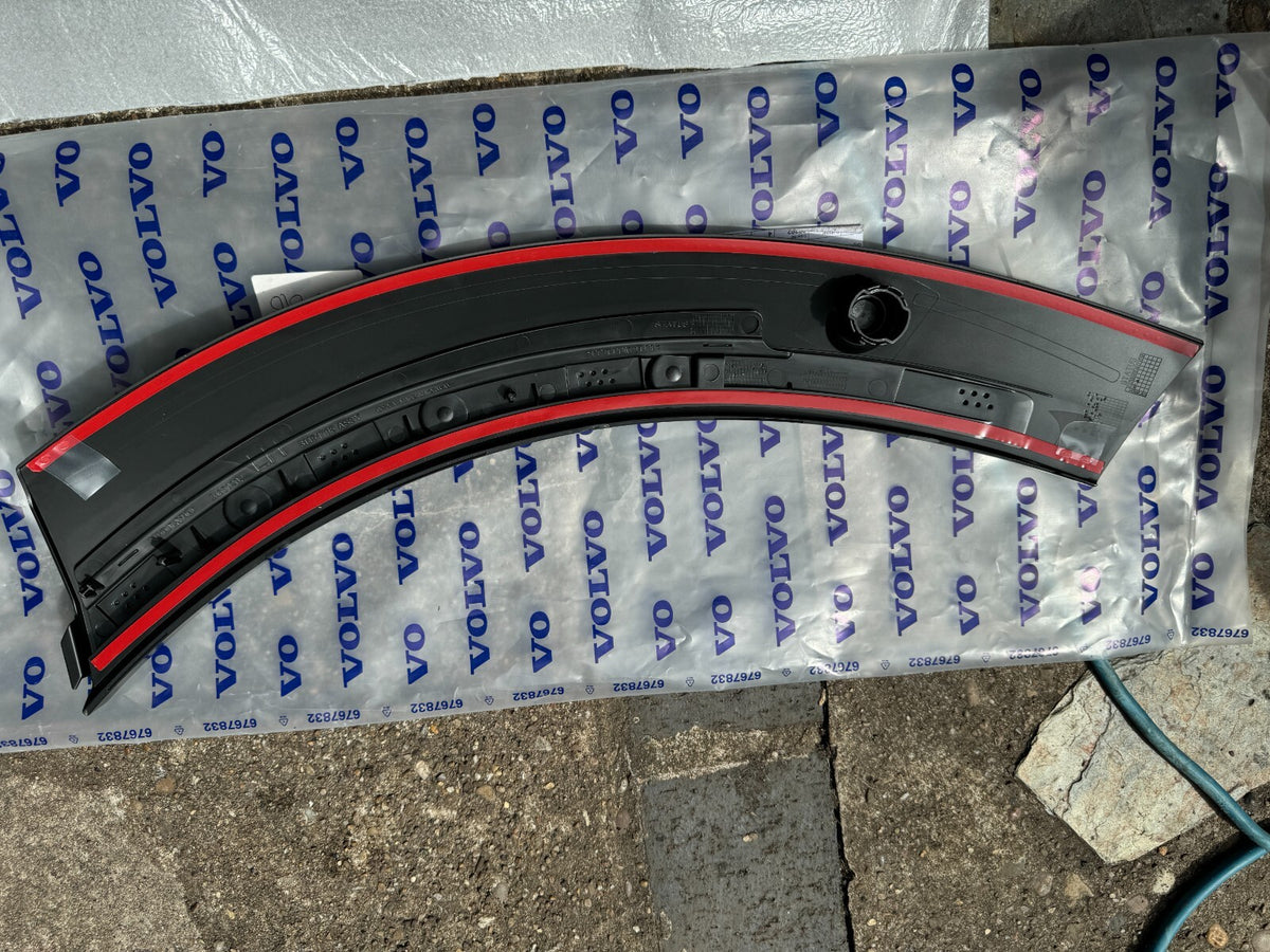 VOLVO XC60 MK2 Front Left Wheel Arch Front Widener Flare 39848469 NEW GENUINE