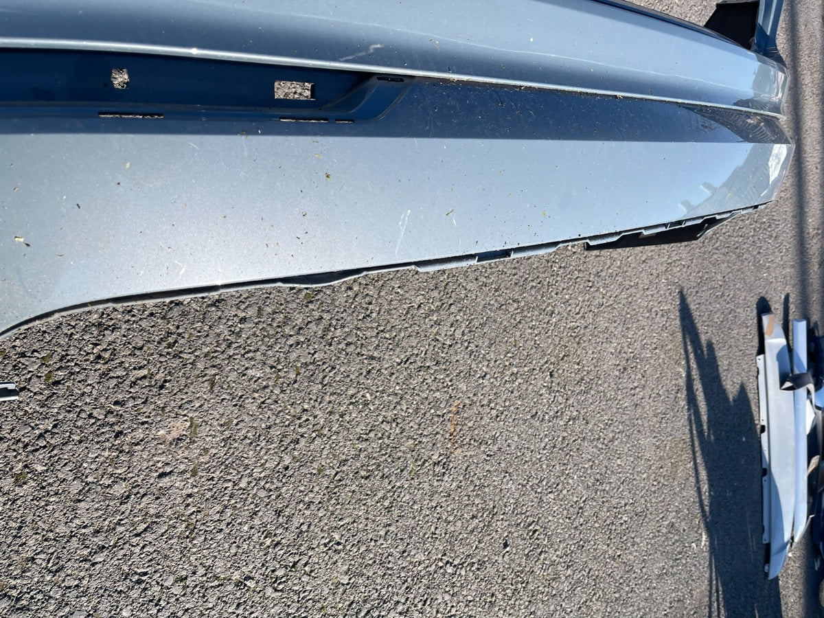 VOLVO XC90 2015-22 後保桿及下擾流/後下巴：31690642 / 31353430 原廠