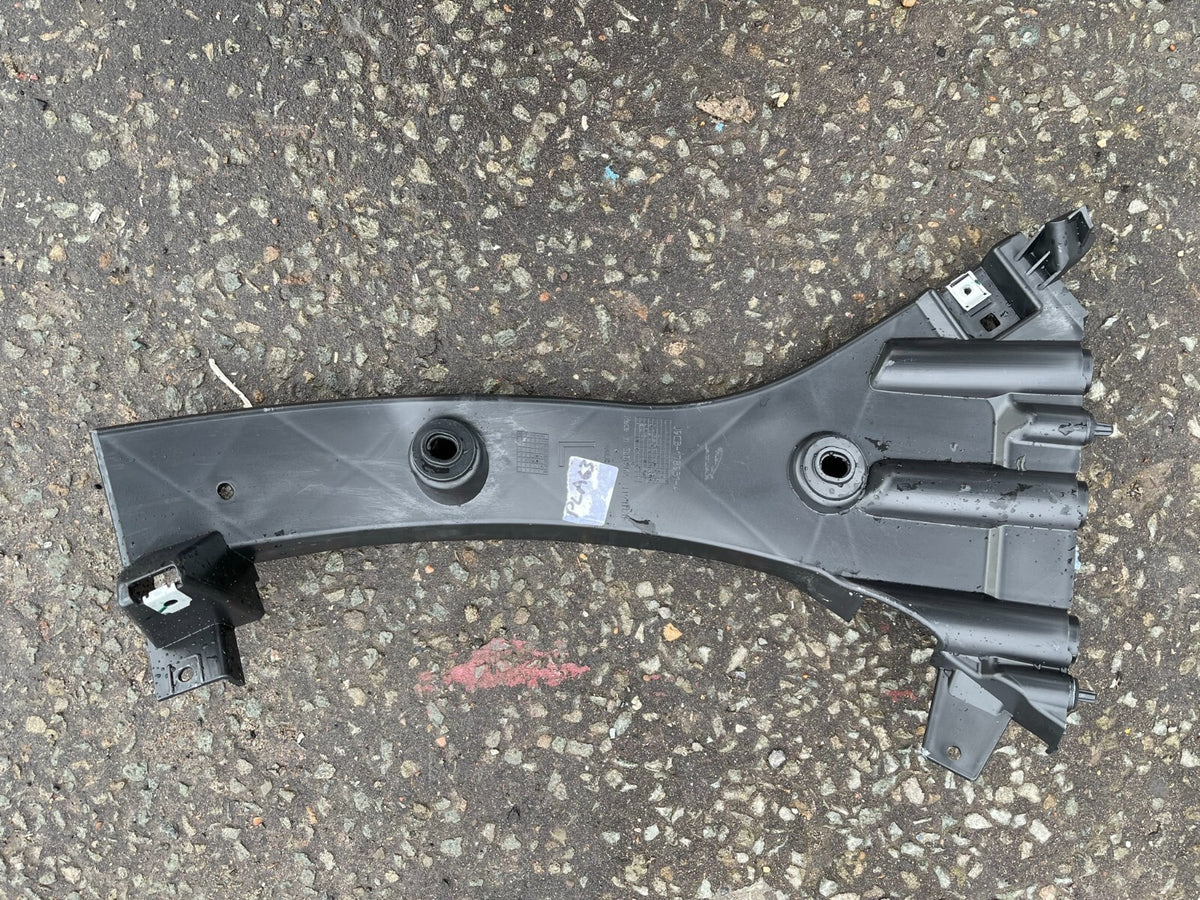 JAGUAR E-PACE X540 2020 BREKET DUDUKAN BUMPER BELAKANG SISI KIRI J9C317B931A