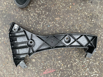 JAGUAR E-PACE X540 2020 BREKET DUDUKAN BUMPER BELAKANG SISI KIRI J9C317B931A