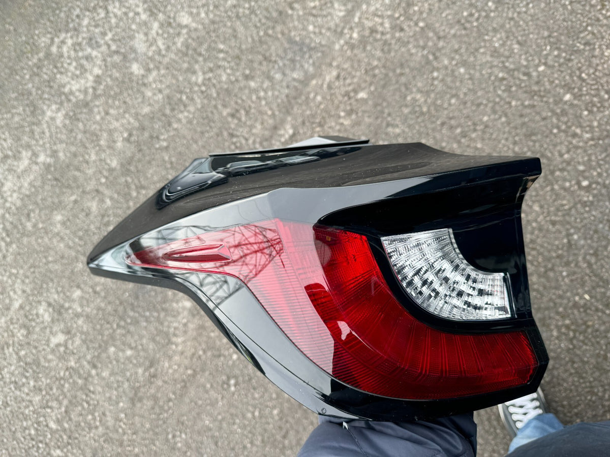 TOYOTA YARIS TAIL LIGHT NEARSIDE LEFT N/S/R PART LED NEXT DAY DELIVERY