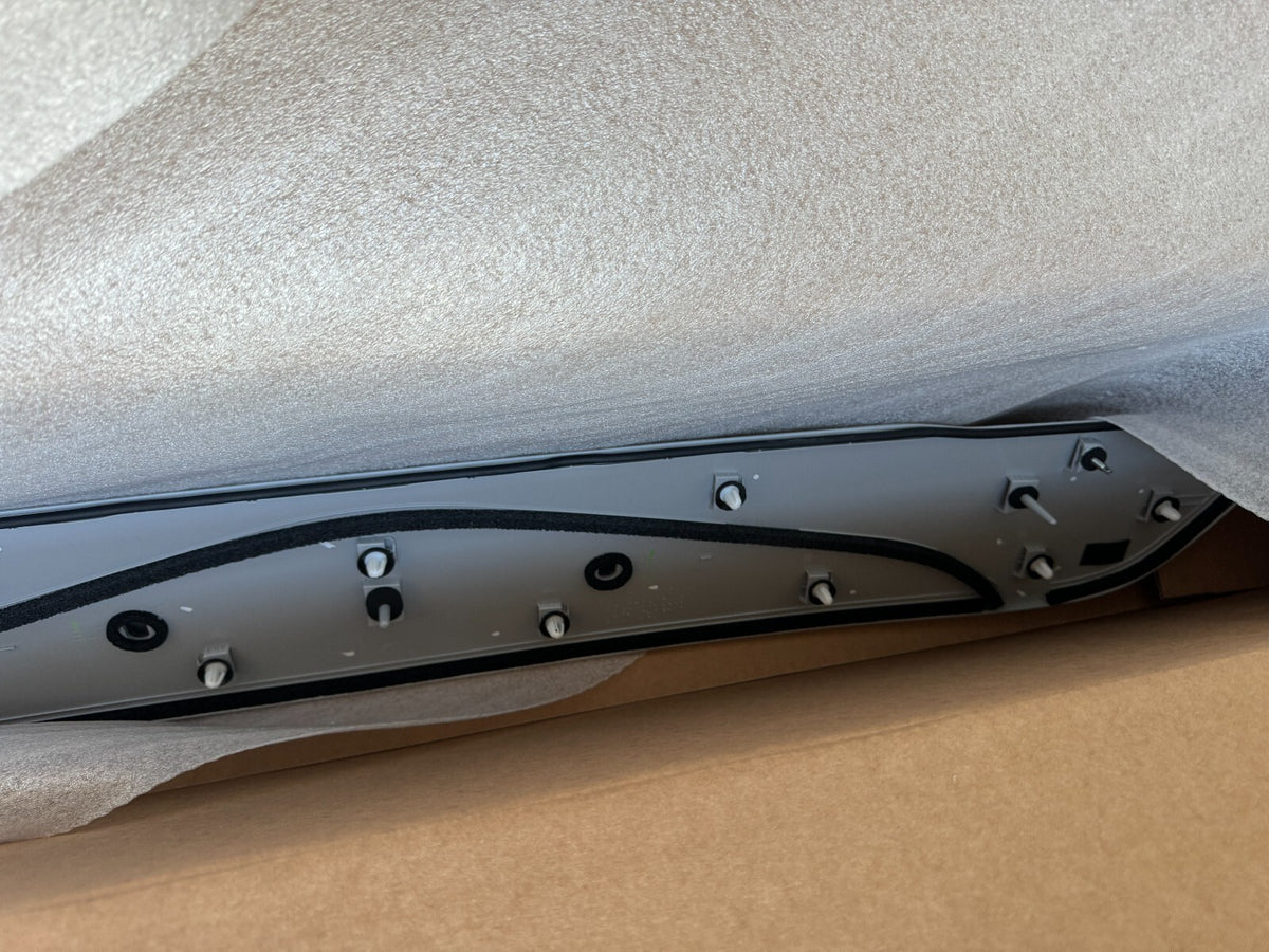 NEW Kia Ceed Tailgate Trim 87370J7000 HYUNDAI/KIA Moulding assy-back panel