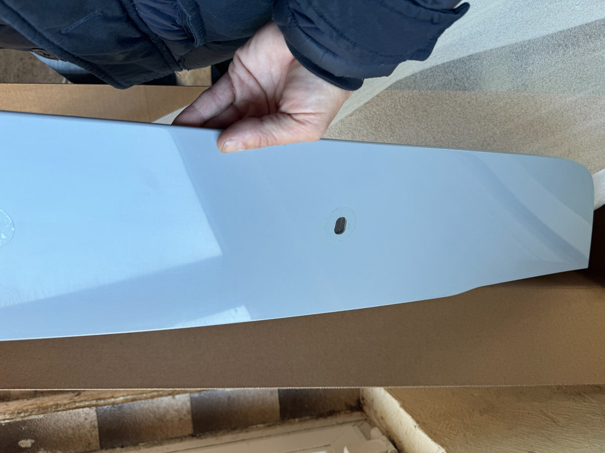 NEW Kia Ceed Tailgate Trim 87370J7000 HYUNDAI/KIA Moulding assy-back panel