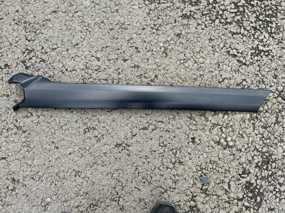 JAGUAR LAND ROVER TRIM PIECE RIGHT SIDE MON7A BELGIUM