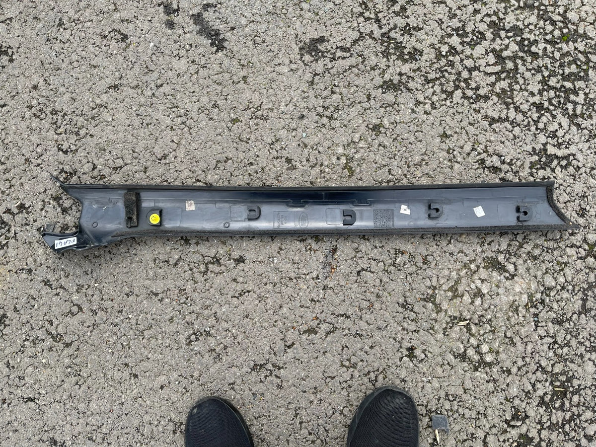JAGUAR LAND ROVER TRIM PIECE RIGHT SIDE MON7A BELGIUM
