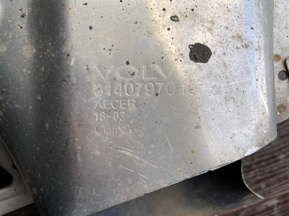 VOLVO XC40 EXHAUST TAIL PIPE RIGHT DRIVER SIDE OFFSIDE 2020 31407970