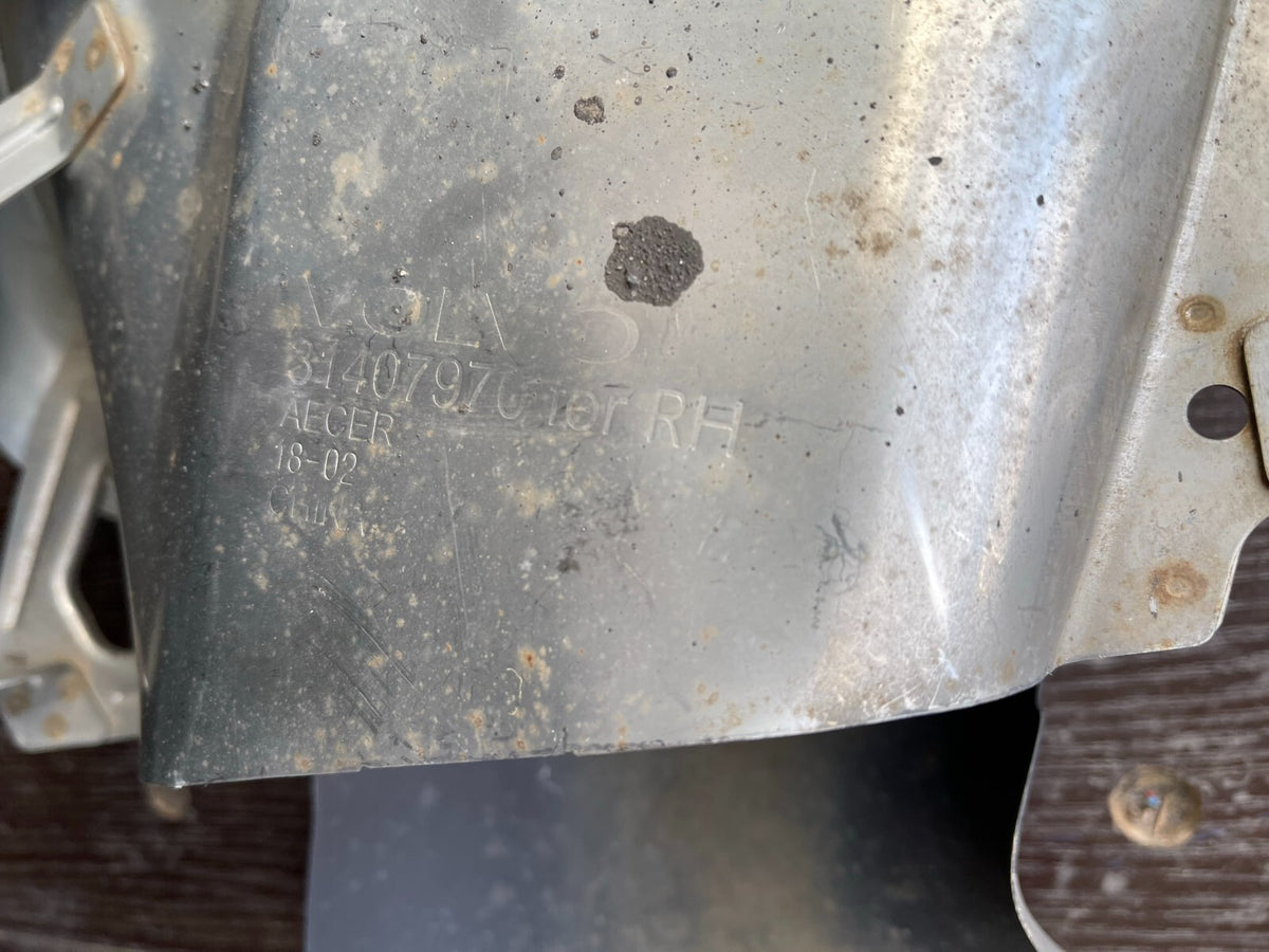 VOLVO XC40 EXHAUST TAIL PIPE RIGHT DRIVER SIDE OFFSIDE 2020 31407970