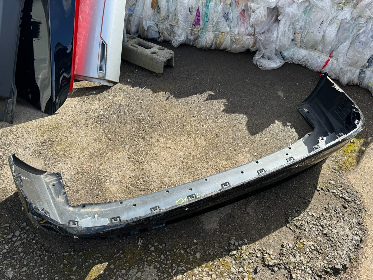 BUMPER BAWAH BELAKANG NISSAN ARIYA 2022-2023 HITAM DENGAN LUBANG SENSOR PARKIR (PDC) 850B25MP11