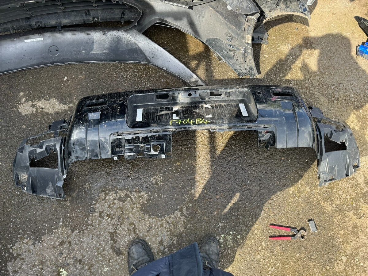 Ba đờ sốc sau Land Rover Defender L663 L8B2-17D781-A Chính hãng
