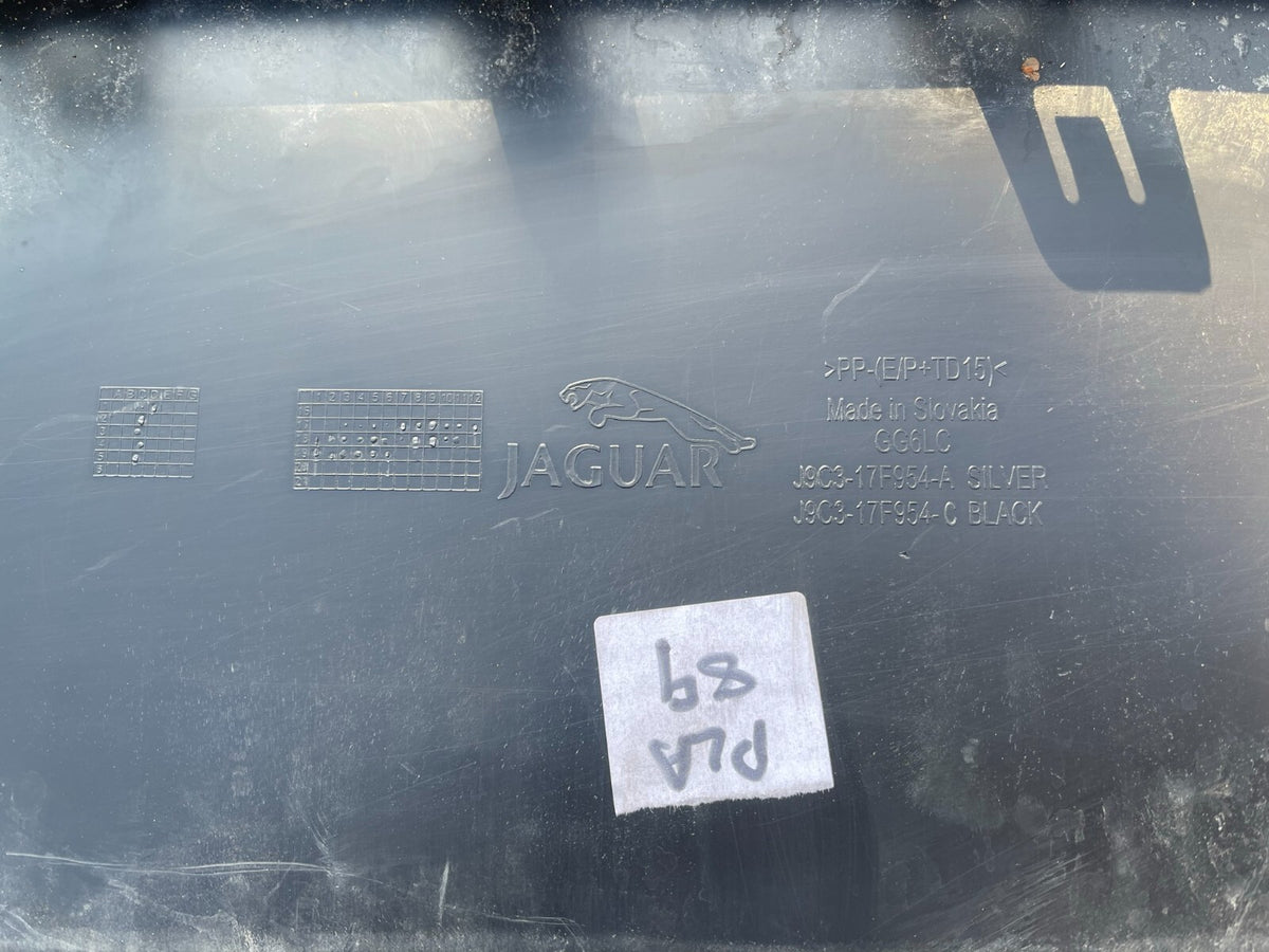 JAGUAR XE 2015 บนแผงกันชนหลัง- J9C3-17F954-C