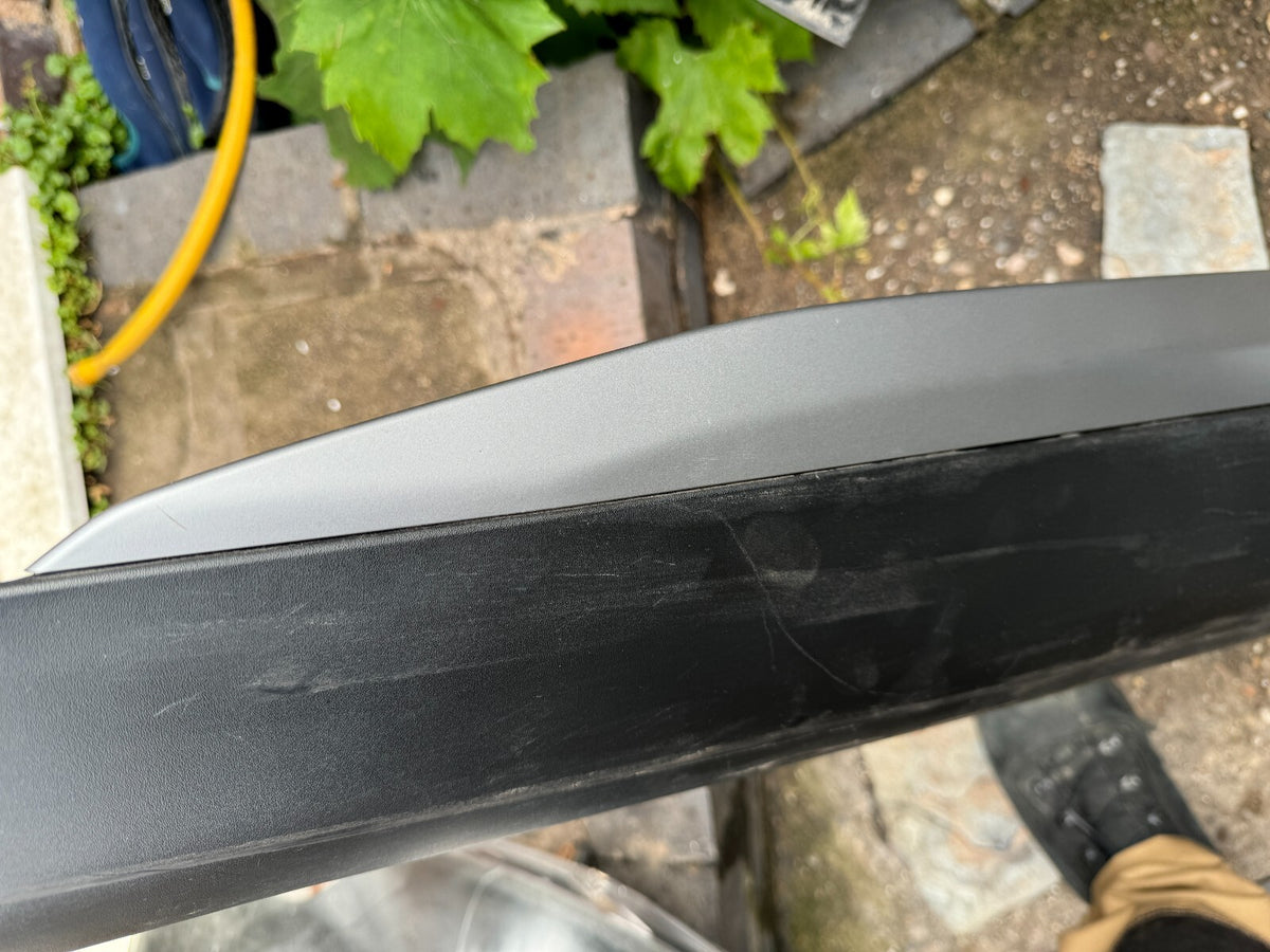 Peugeot 2008 II 2024 Left front door trim molding 9837637180 DAMAGED