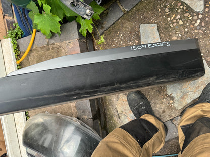Peugeot 2008 II 2024 Left front door trim molding 9837637180 DAMAGED