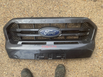 2021 Ford Ranger Front Grille JB3B-8350B Scratched needs respray