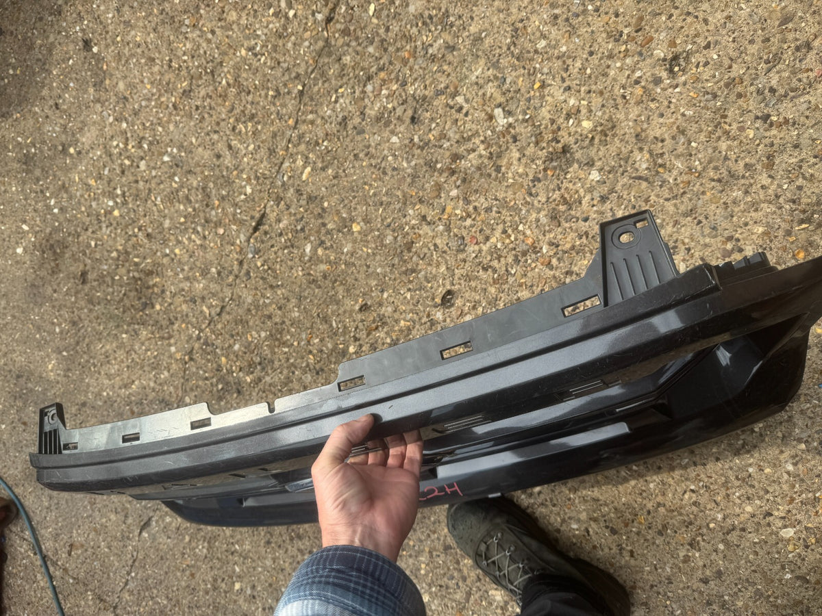 2021 Ford Ranger Front Grille JB3B-8350B Scratched needs respray