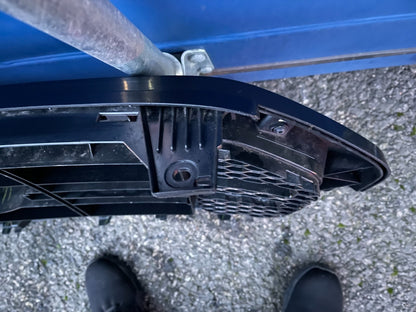 2021 Ford Ranger Front Grille JB3B-8350B Scratched needs respray