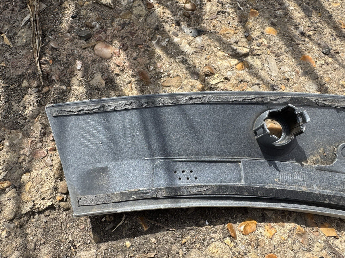 Volvo XC60 R Design Front Right Side Wheel Arch 31454796 Genuine