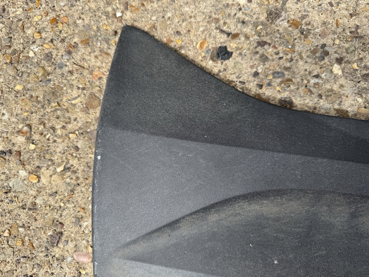 Volvo XC40 2023 Left front door trim molding 31448336 GRS4570