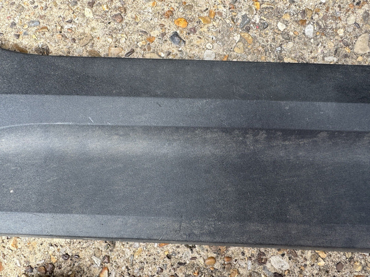 Volvo XC40 2023 Left front door trim molding 31448336 GRS4570