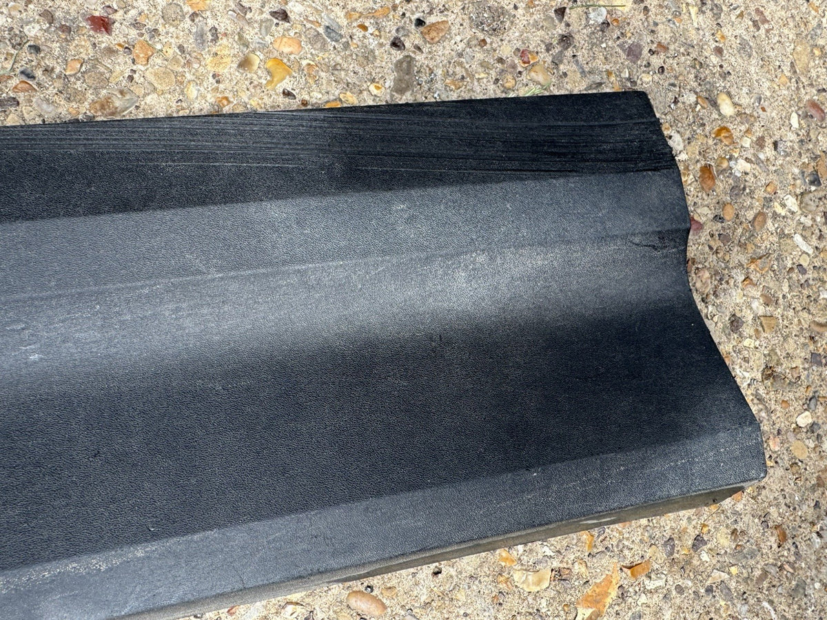 Volvo XC40 2023 Left front door trim molding 31448336 GRS4570