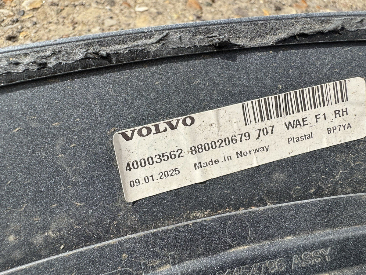 Volvo XC60 R Design Front Right Side Wheel Arch 31454796 Genuine